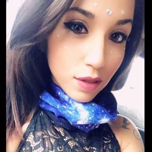 Meet your Posher, Coralia